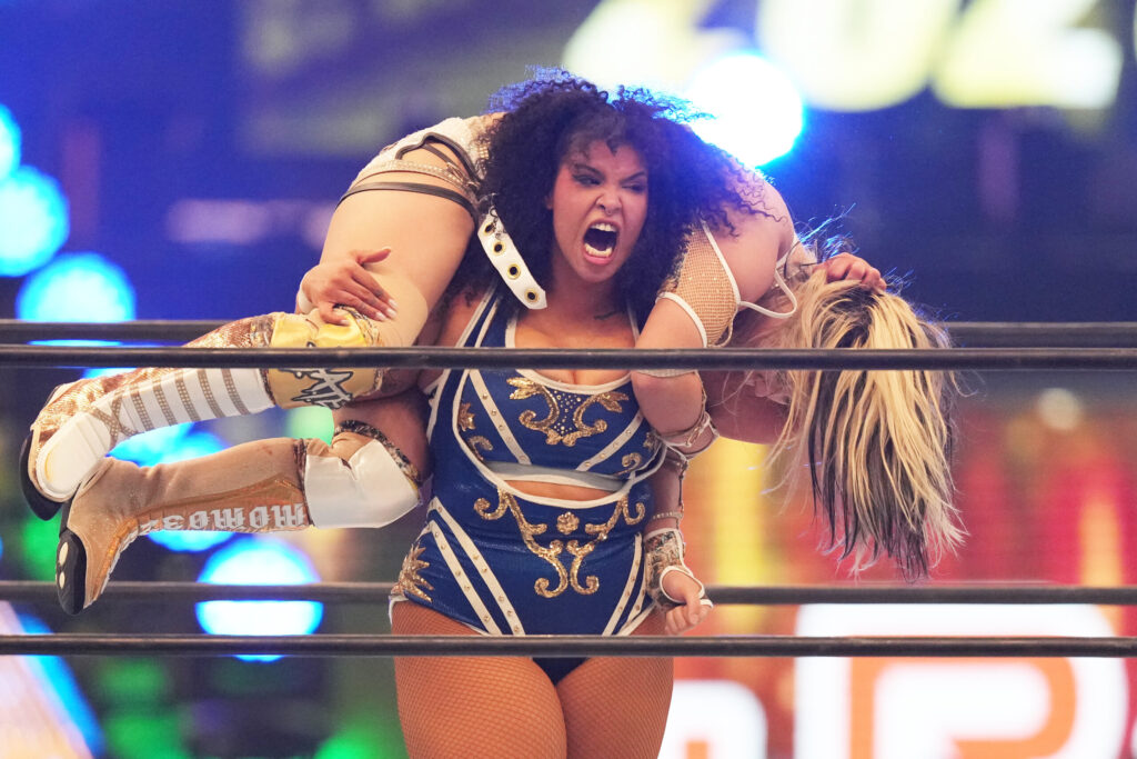 Willow Nightingale parle de briser les barrières dans l'AEW et reste sans mots.