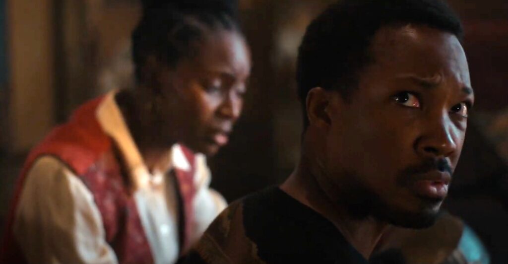 Voici l'aperçu exclusif de The Man In My Basement : Hawkins et Diop découvrent des masques.
