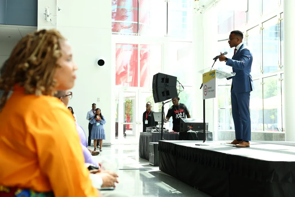 Menefee remporte l'élection spéciale au Texas; les Démocrates réduisent la majorité GOP à la Chambre