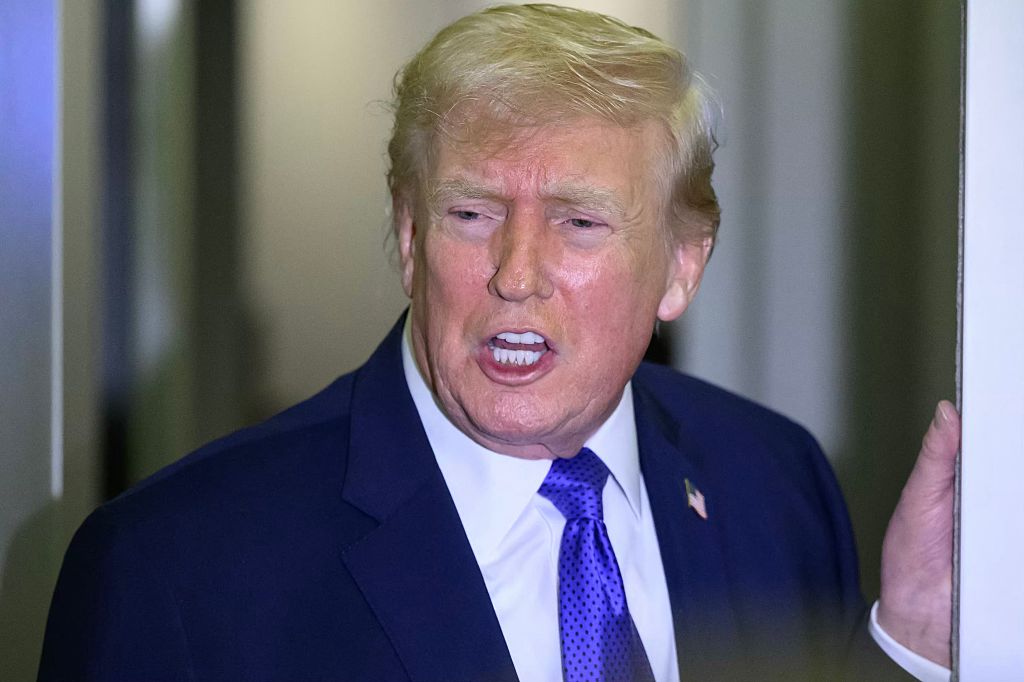 Trump va repeindre l'Air Force One dans ces couleurs après l'arrêt du plan de Biden.