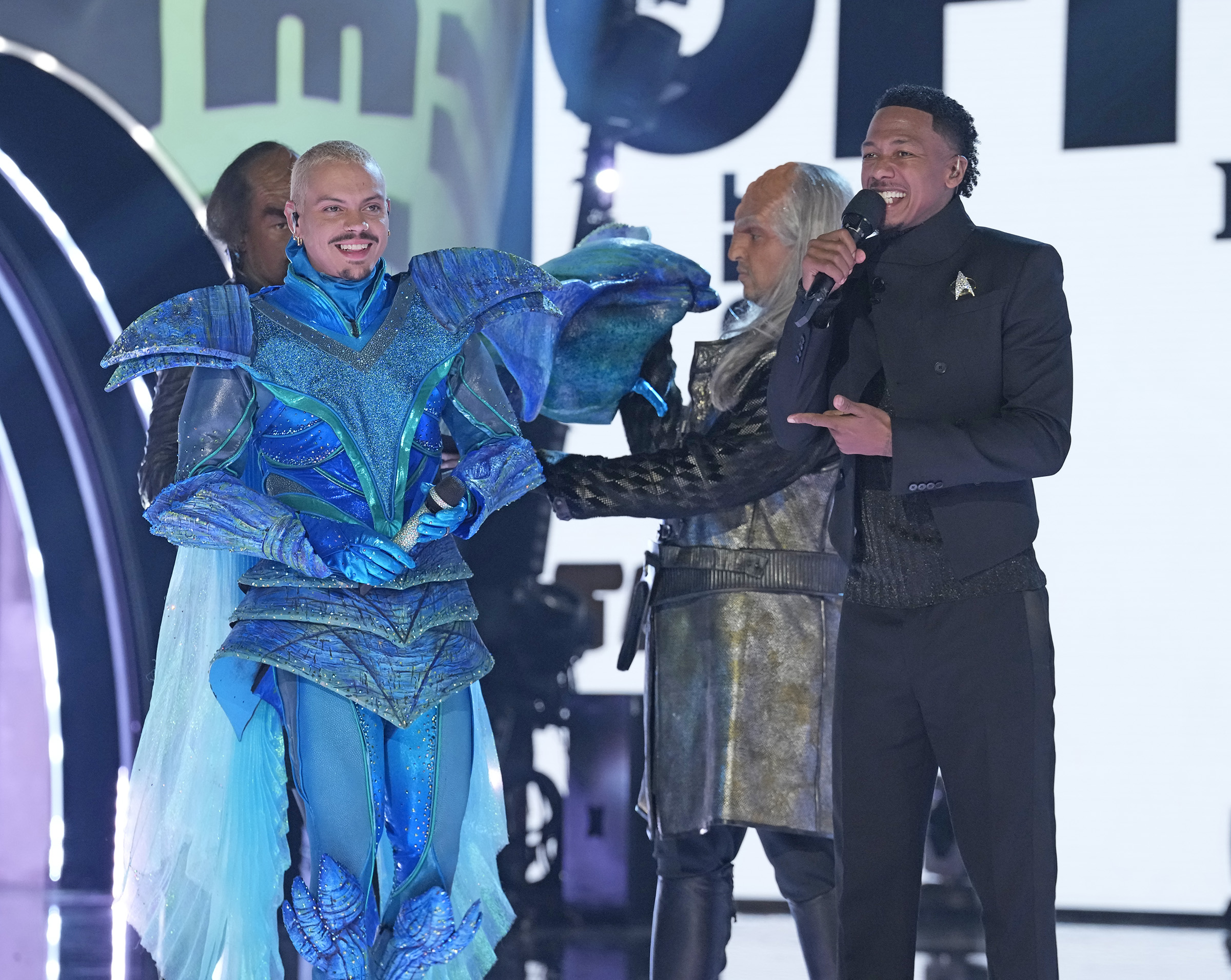Evan Ross parle de Stingray dans The Masked Singer, de MJ et de Big Boi dans ATL.