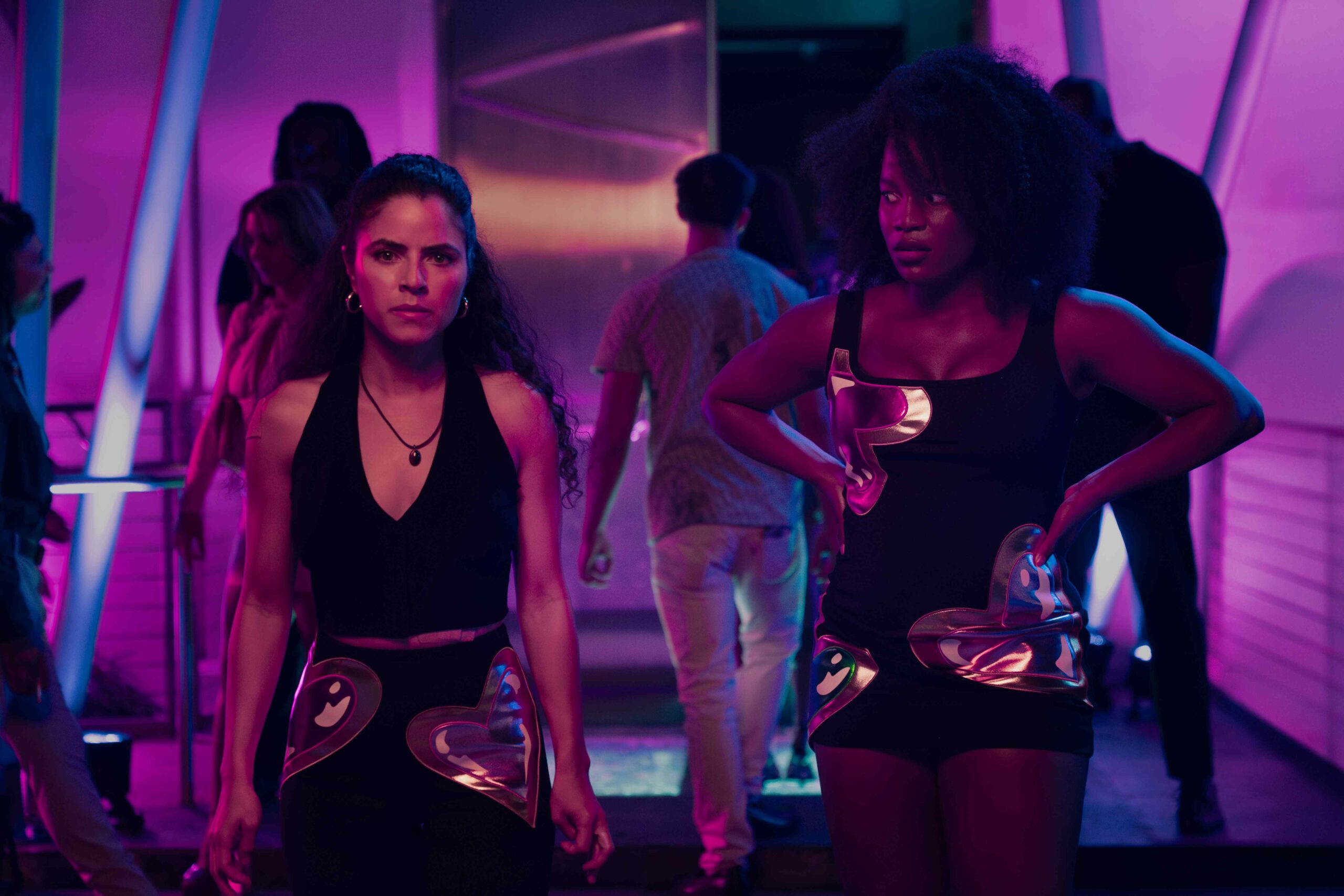 M.I.A. révèle qui apporte la vengeance à Miami dans la nouvelle série thriller Peacock.
