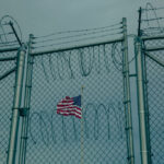 Trump a dépensé 73 M$ pour détenir 30 000 immigrés à Guantánamo, le centre est presque vide.