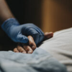 Trump admin suspend les inscriptions Hospice Medicare et retire 1,3 Md$ à Medicaid en Californie.