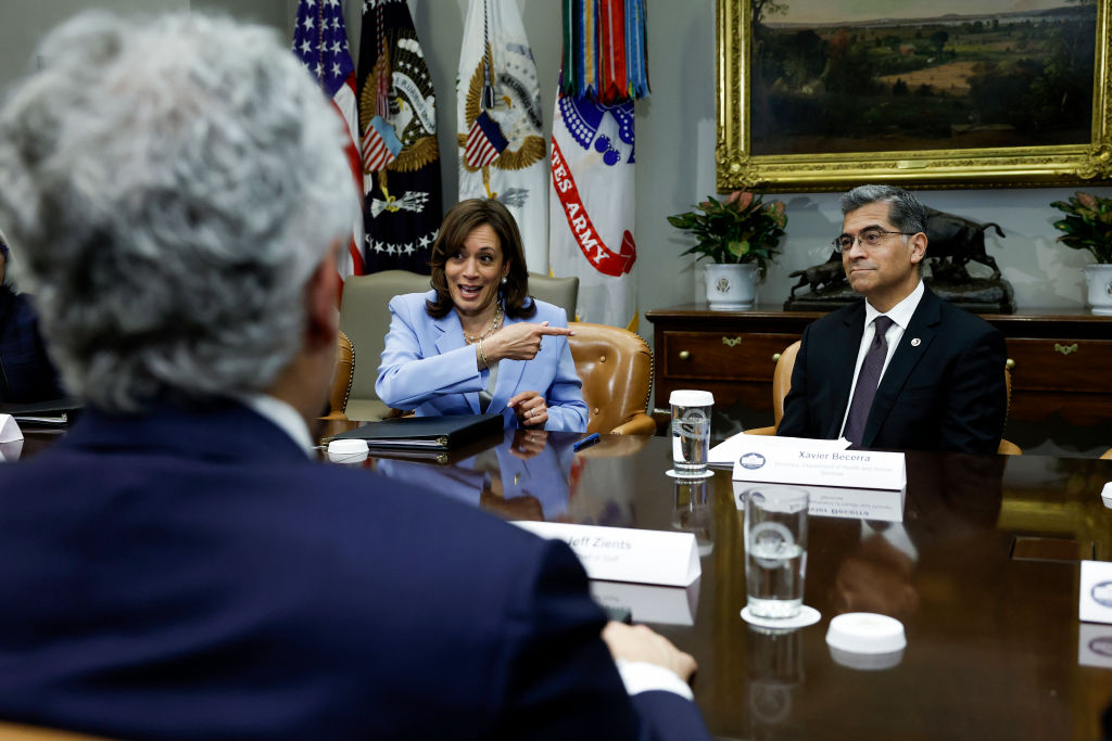 Qui est Xavier Becerra, candidat au poste de gouverneur de Californie soutenu par Harris et Newsom?