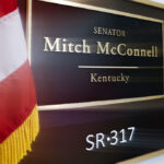 Ce qui se passe avec la santé de Mitch McConnell et quelles en sont les implications politiques.