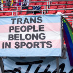 La Cour suprême confirme certaines interdictions d'États visant les athlètes trans dans les sports féminins.