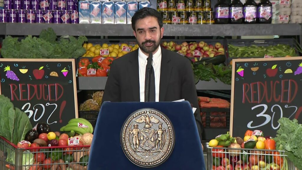 Zohran Mamdani affirme que des épiceries municipales vendront des produits à 30 % moins cher.
