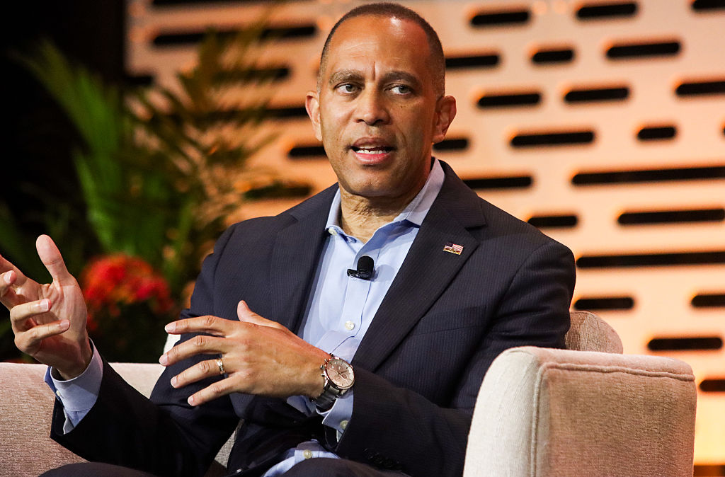 Hakeem Jeffries défend la rencontre avec Jared Kushner après la division des démocrates.