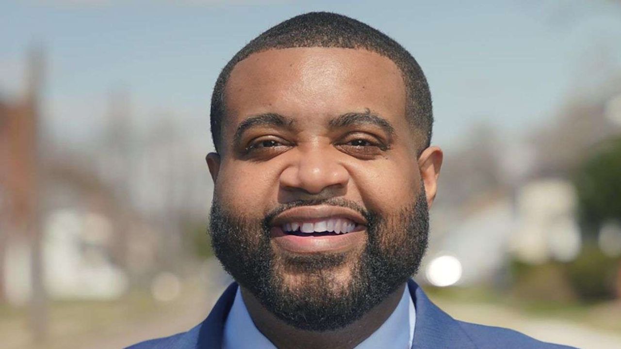 Le socialiste démocrate Donovan McKinney bat Thanedar, ouvrant le retour des Noirs à Détroit.