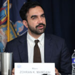 Mamdani salue le jalon des 4 200 personnes du programme de doulas NYC, élargissant l'accès.