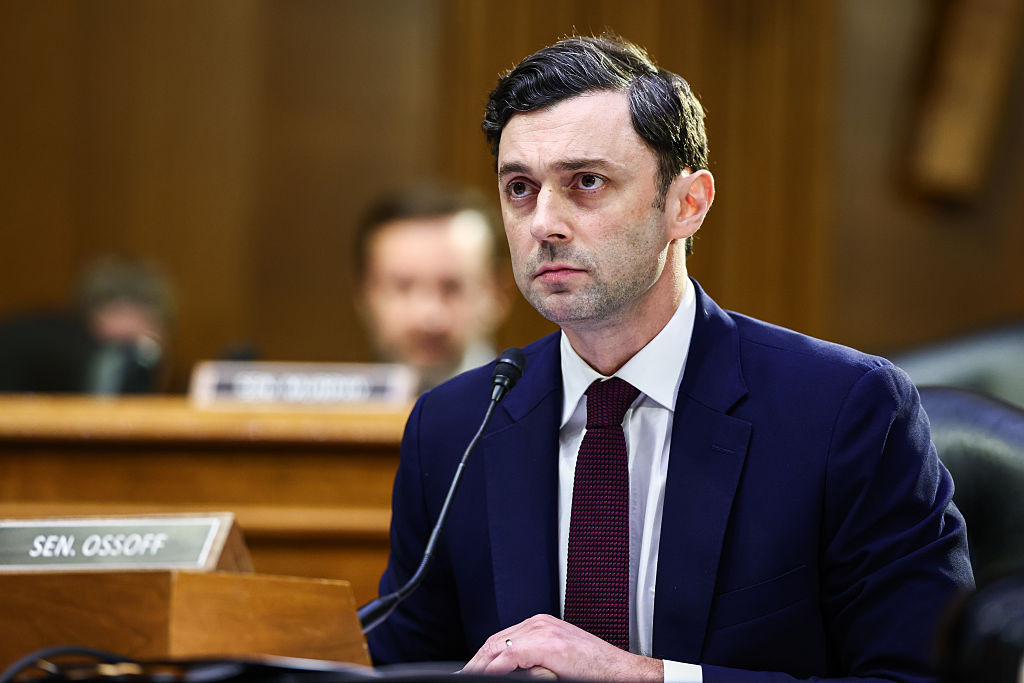Pourquoi les Républicains s'enflamment-ils sur le commentaire d'Ossoff concernant Trump et Natalie ?