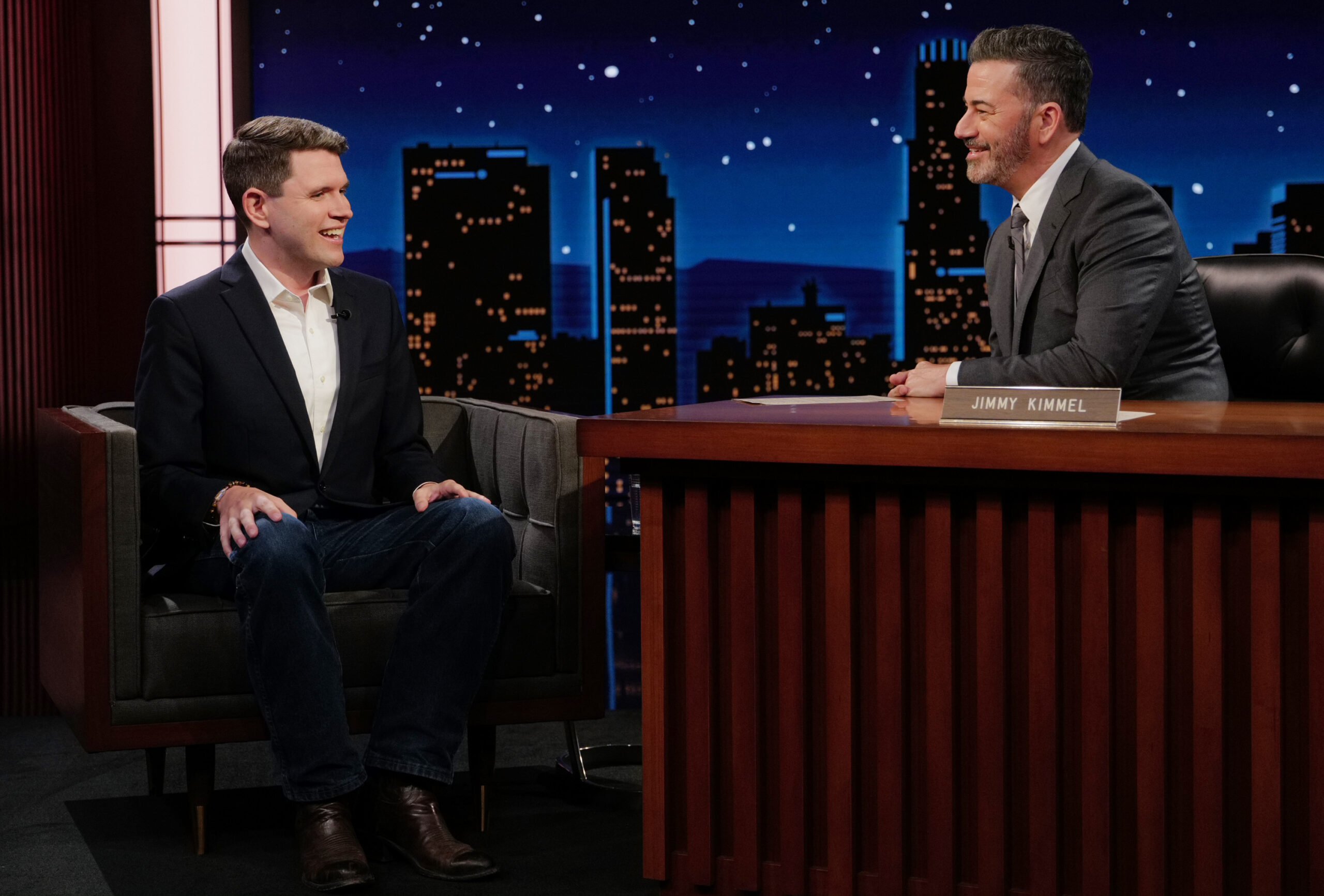 La FCC ne veut pas que vous voyiez : Kimmel publie l’entretien de Talarico que ABC a retiré sous menace