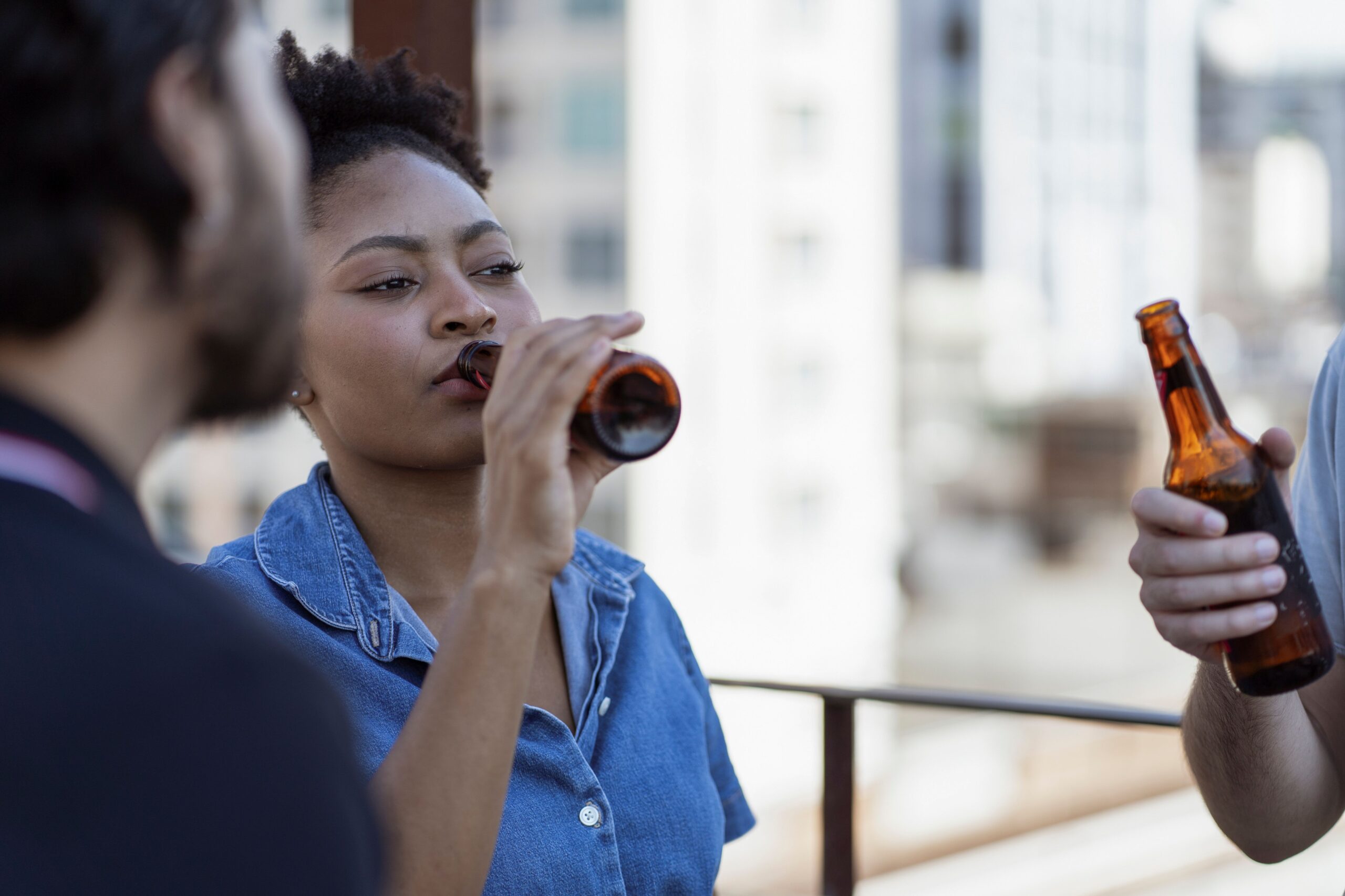 La consommation d'alcool fait augmenter les taux de mortalité par cancer.