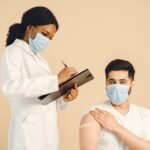 Pour naviguer pendant la saison respiratoire: votre guide complet des vaccins COVID, grippe et RSV.