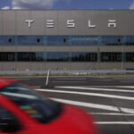 Tesla : Des employés noirs décrivent des insultes racistes, des nœuds de pendaison et des croix gammées en Californie lors d'un procès pour discrimination
