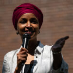 Ce que disent les démocrates de la perquisition d'Ilhan Omar et pourquoi cela vise les midterms