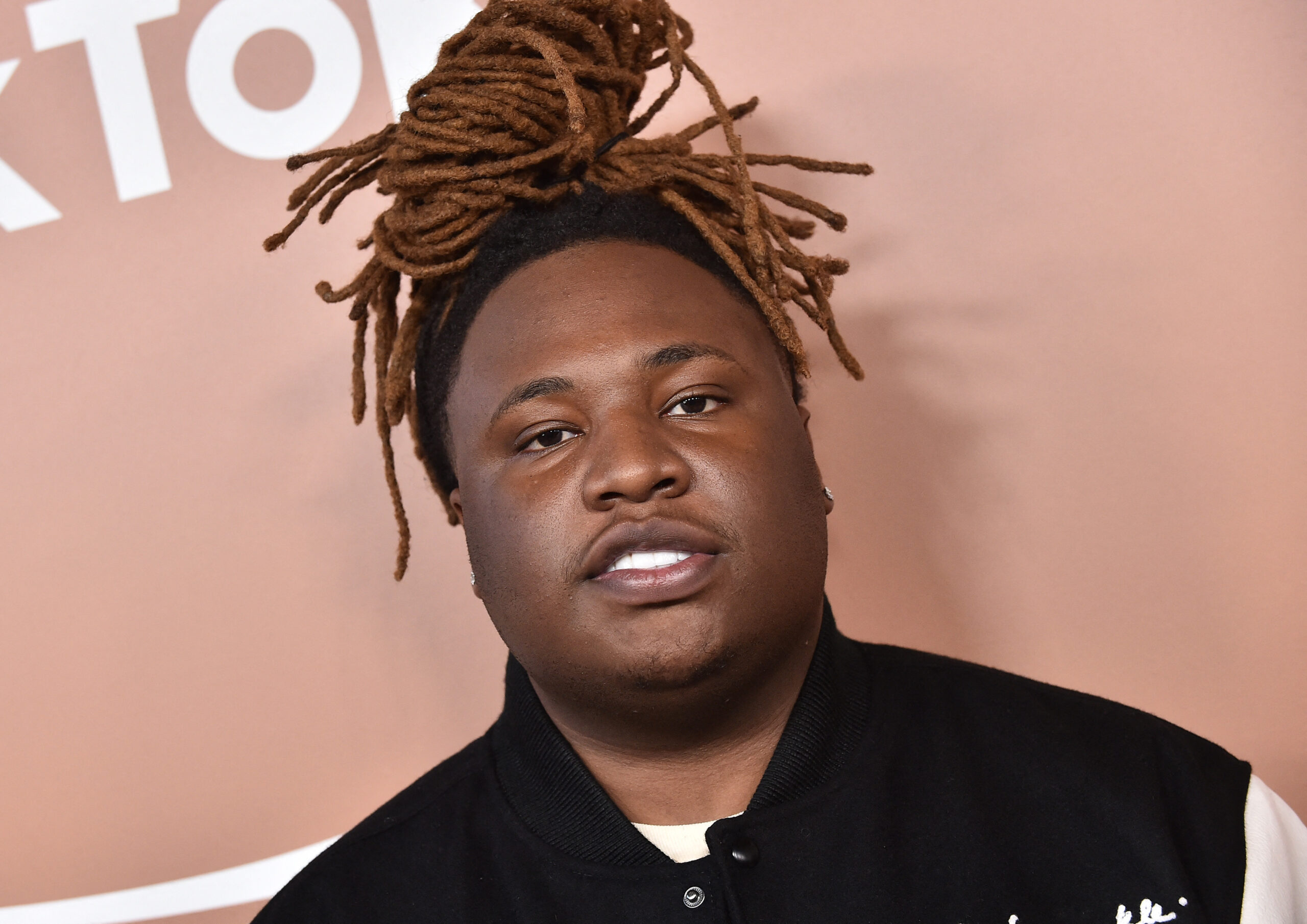 Ce que nous savons sur l’overdose tragique de kétamine attribuée à Tay Keith.