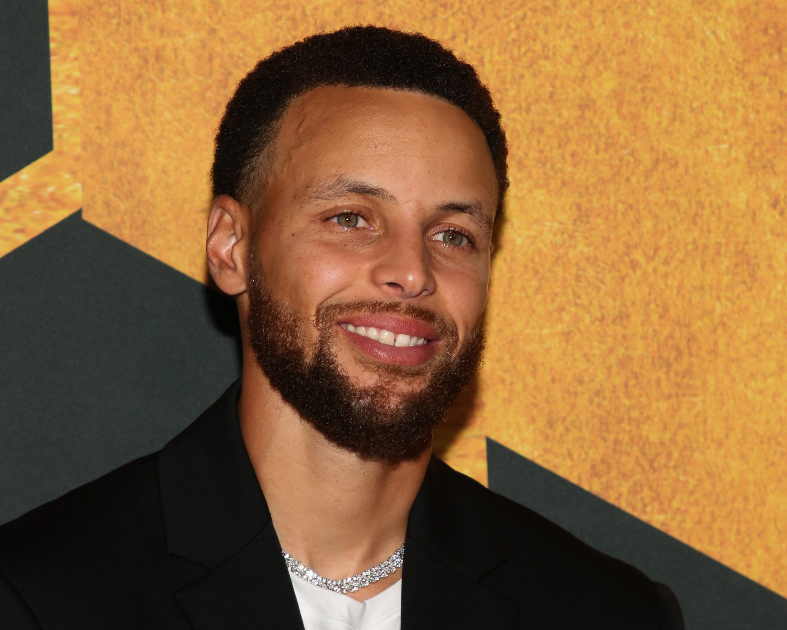 Kératocône expliquée : tout ce qu'il faut savoir sur l'œil de Stephen Curry.